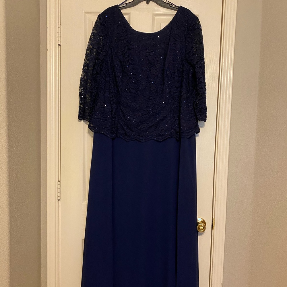Gorgeous evening gown EUC